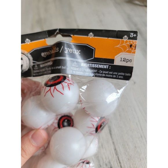 Greenbrier international Halloween eyeballs pack prop - Picture 3 of 4